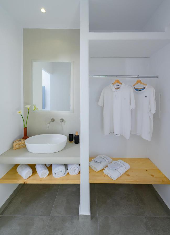 Thoe Oia Suites Exterior photo